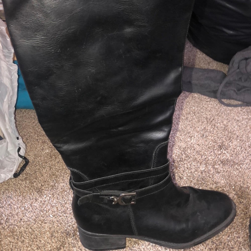 Boots - Picture 2 of 5